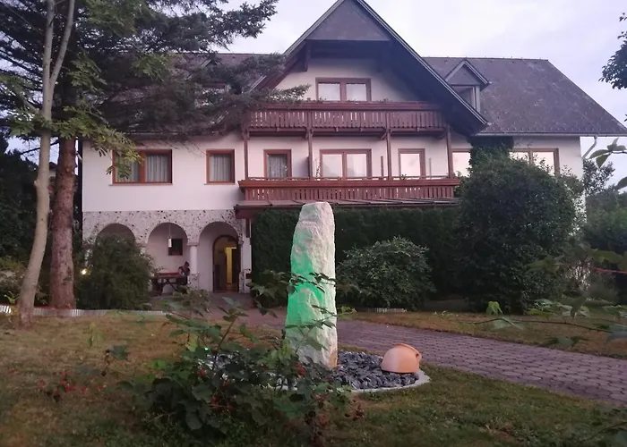 Arkadenhof 住宿加早餐酒店 Fürstenfeld